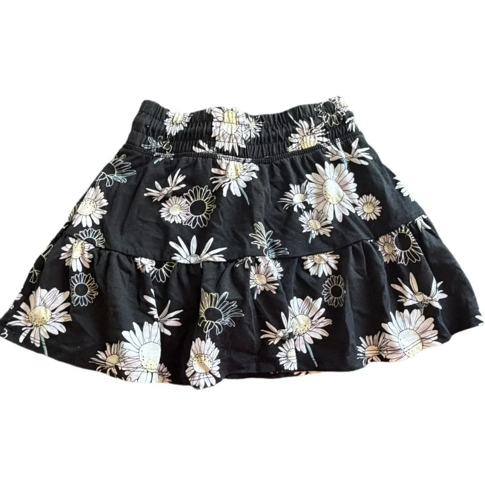 Justice Girls Floral Skort Black Daisy Print Tiered Athletic Skirt Size S 7/8